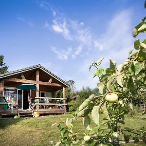 Camping Huttopia D'aiguebelette, Saint-Alban-de-Montbel
